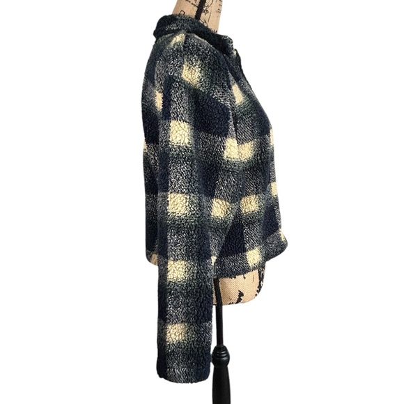 VTG Palmetto’s Cropped Plaid Teddy Jacket - Picture 3 of 15